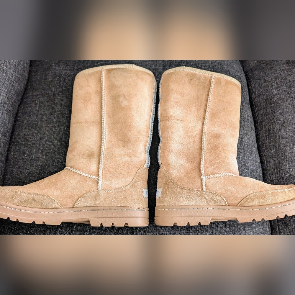 UGG Tan Winter Boots - Picture 5 of 15